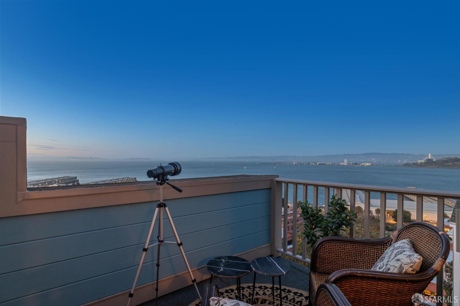 Detail Gallery Image 12 of 63 For 21 Alta St #C,  San Francisco,  CA 94133 - 1 Beds | 2 Baths
