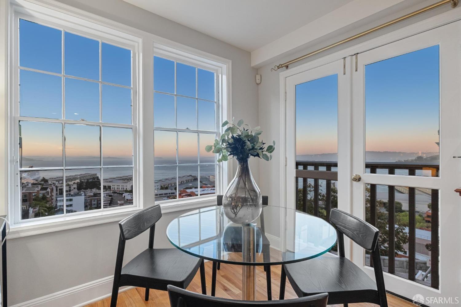Detail Gallery Image 3 of 63 For 21 Alta St #C,  San Francisco,  CA 94133 - 1 Beds | 2 Baths