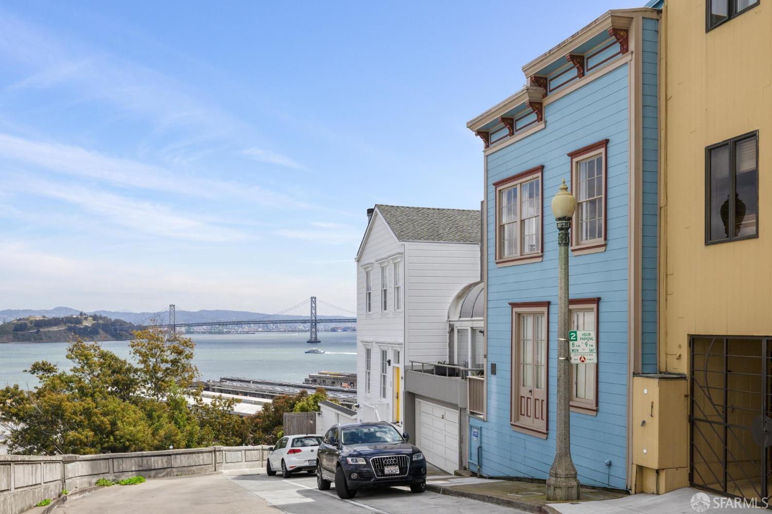 Detail Gallery Image 18 of 63 For 21 Alta St #C,  San Francisco,  CA 94133 - 1 Beds | 2 Baths