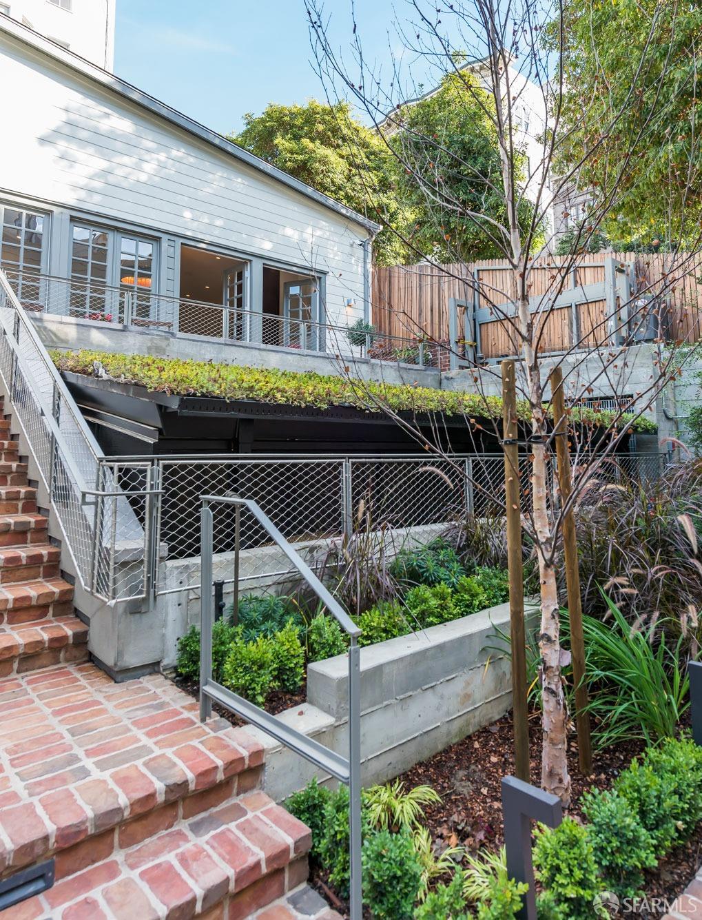 Detail Gallery Image 70 of 72 For 1338 Filbert St a,  San Francisco,  CA 94109 - 4 Beds | 4/2 Baths