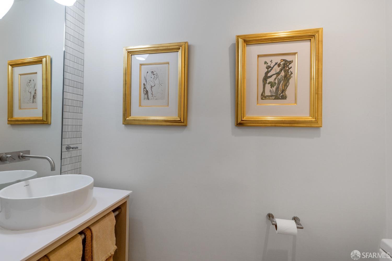 Detail Gallery Image 60 of 72 For 1338 Filbert St a,  San Francisco,  CA 94109 - 4 Beds | 4/2 Baths