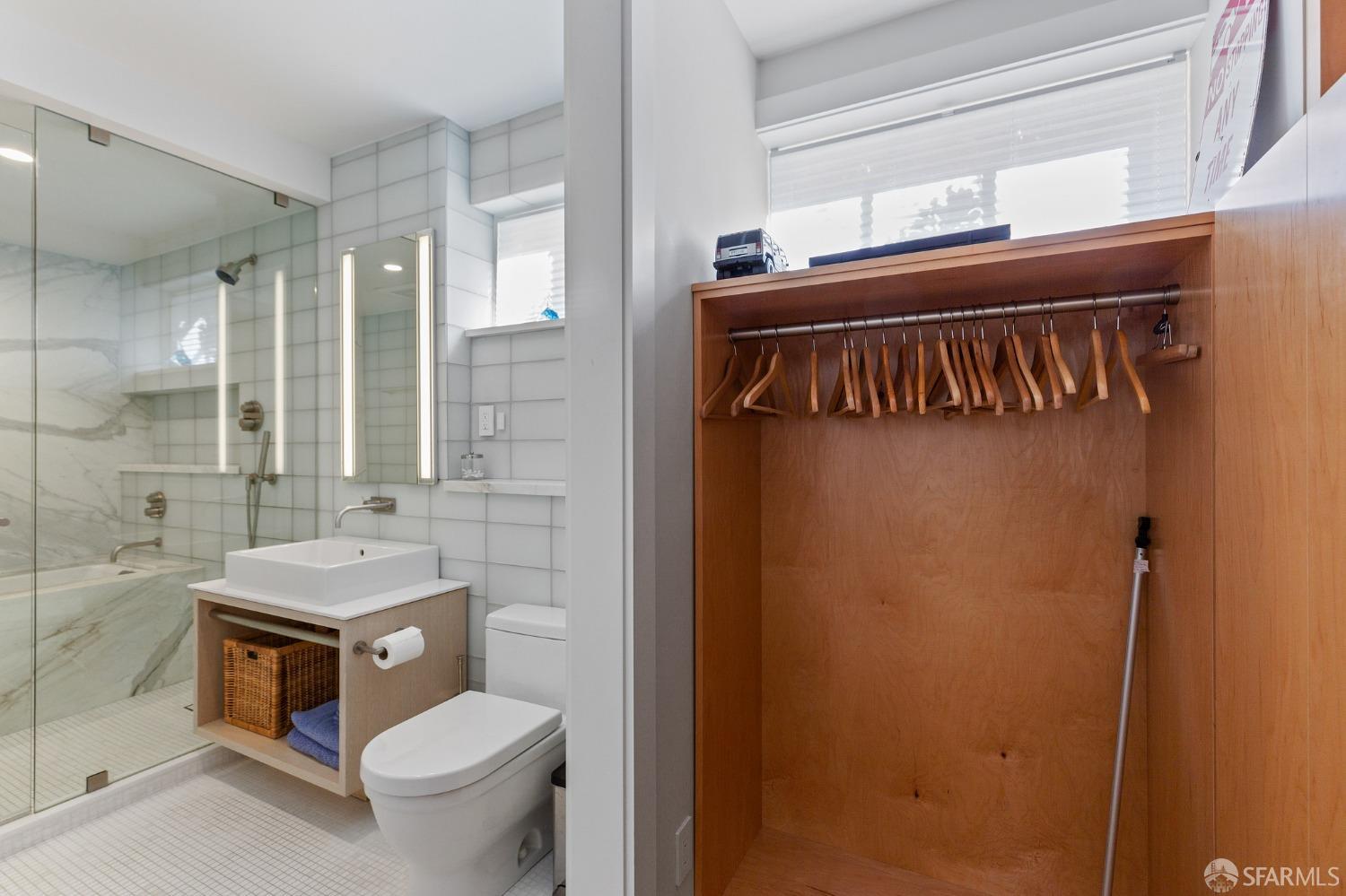 Detail Gallery Image 54 of 72 For 1338 Filbert St a,  San Francisco,  CA 94109 - 4 Beds | 4/2 Baths