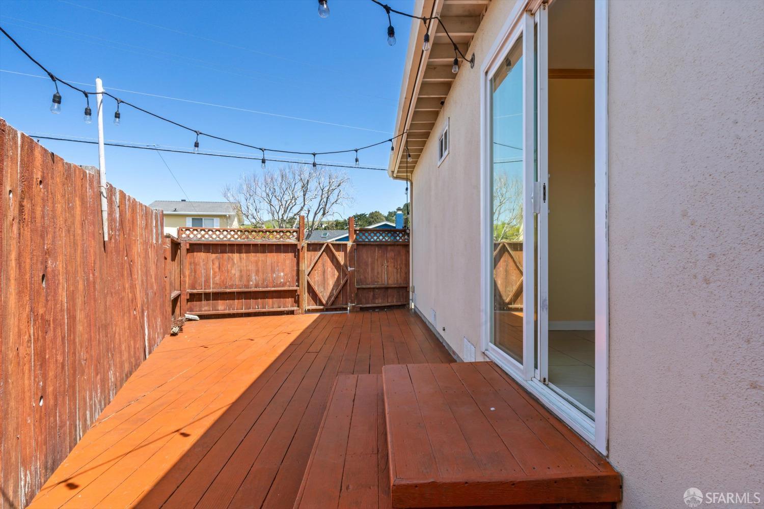 Detail Gallery Image 17 of 33 For 1220 Peralta Rd, Pacifica,  CA 94044 - 3 Beds | 2 Baths