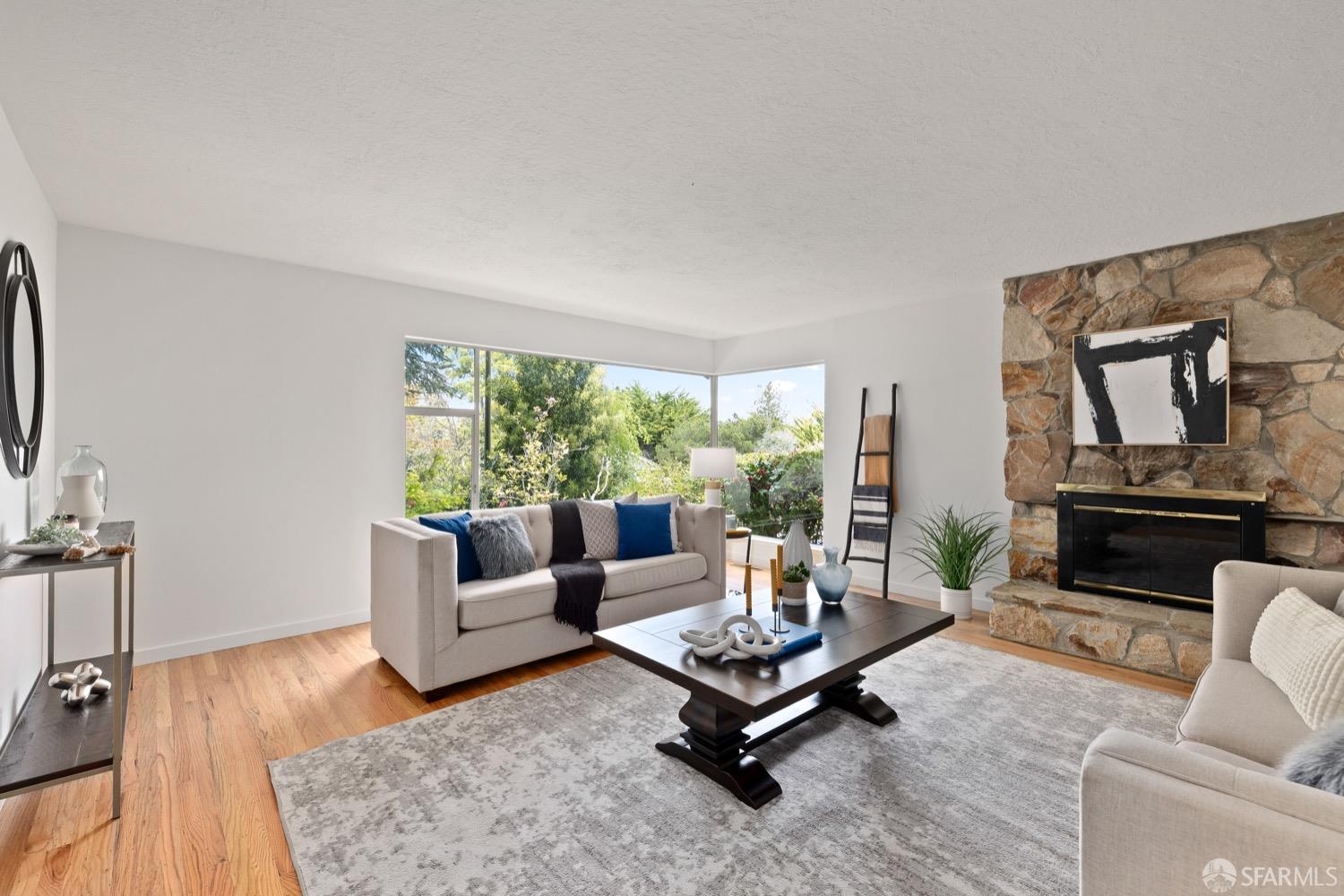 Detail Gallery Image 6 of 46 For 2985 Trousdale Dr, Burlingame,  CA 94010 - 4 Beds | 2 Baths