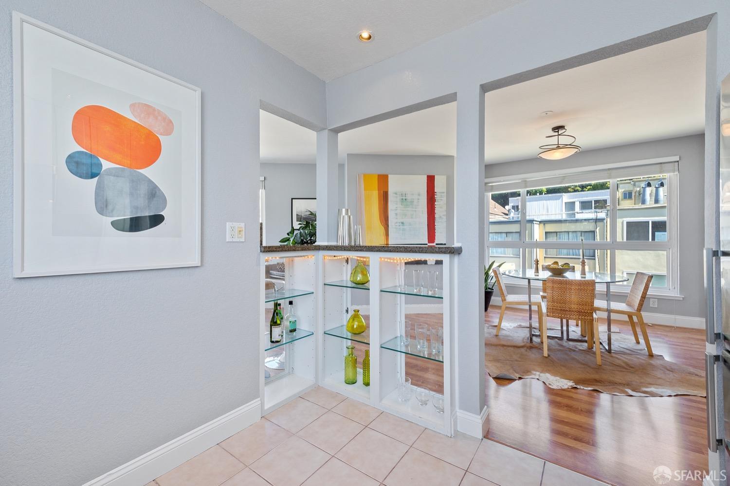 Detail Gallery Image 10 of 35 For 95 Saturn St, San Francisco,  CA 94114 - 3 Beds | 2 Baths