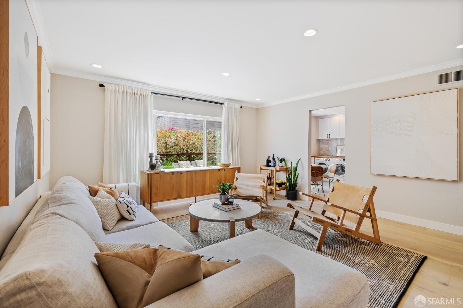 Detail Gallery Image 10 of 20 For 4125 24th St #2,  San Francisco,  CA 94114 - 2 Beds | 1 Baths