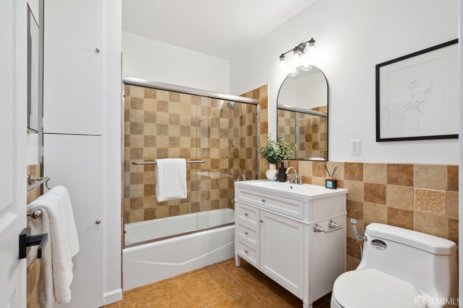 Detail Gallery Image 18 of 42 For 25 Admiral Ave, San Francisco,  CA 94112 - 4 Beds | 2/1 Baths