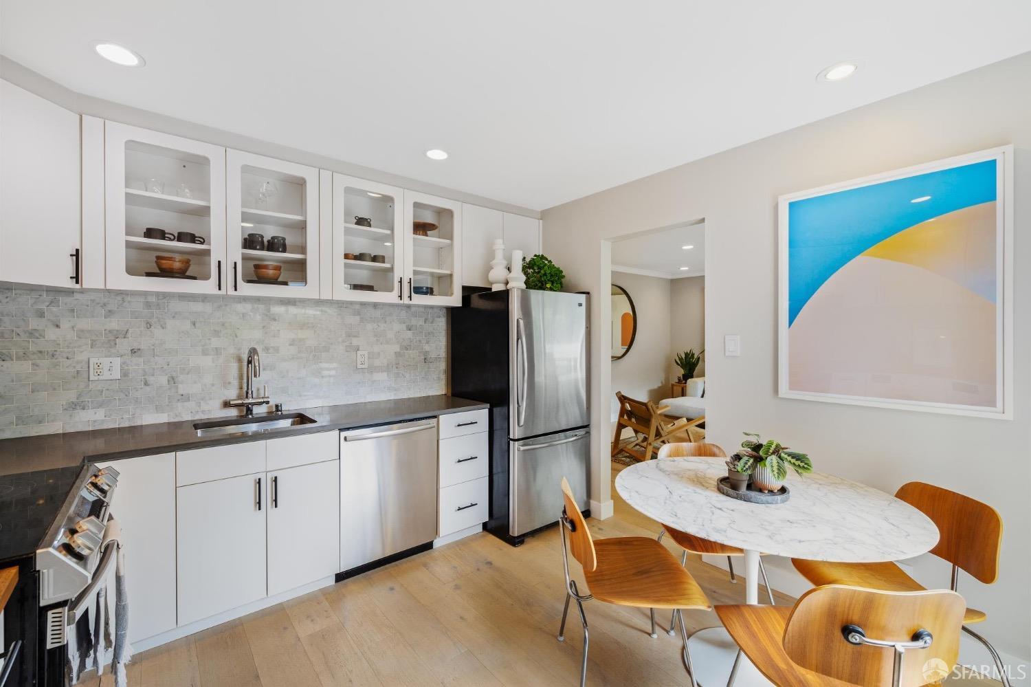 Detail Gallery Image 7 of 20 For 4125 24th St #2,  San Francisco,  CA 94114 - 2 Beds | 1 Baths