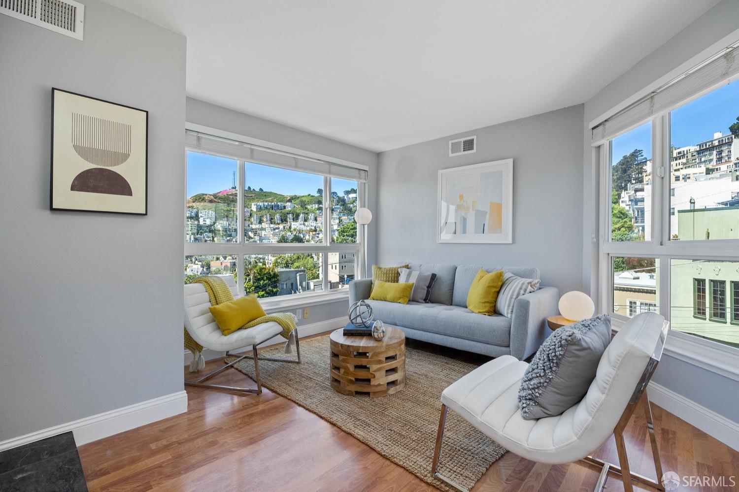 Detail Gallery Image 2 of 35 For 95 Saturn St, San Francisco,  CA 94114 - 3 Beds | 2 Baths