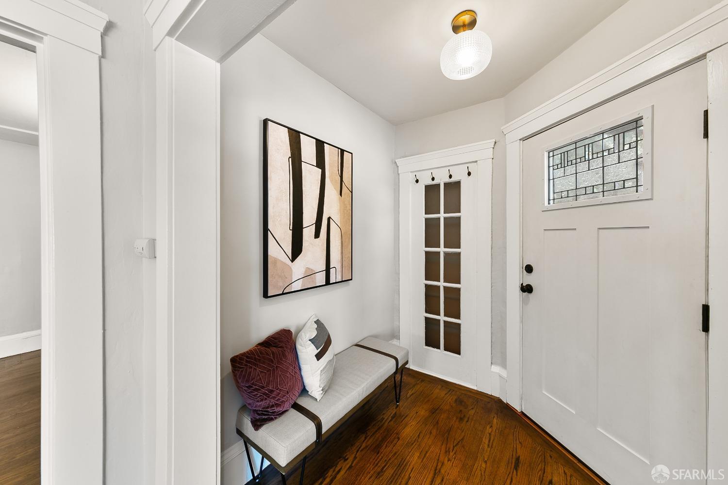 Detail Gallery Image 4 of 36 For 5800 Shattuck Ave, Oakland,  CA 94609 - 2 Beds | 1 Baths
