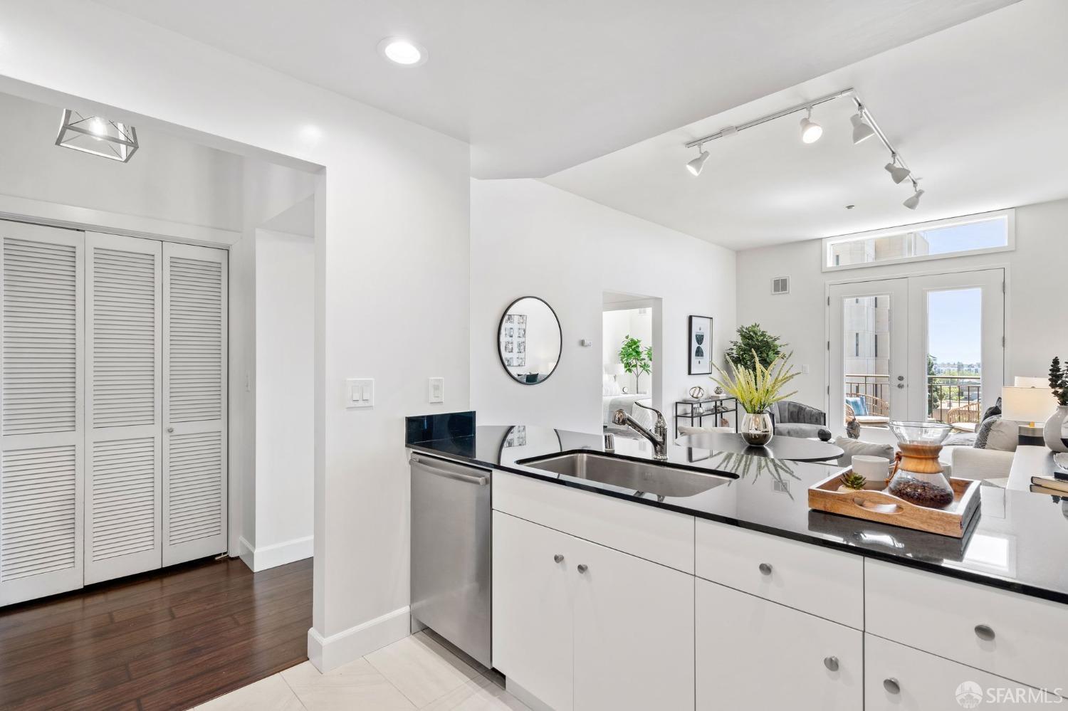 Detail Gallery Image 12 of 37 For 585 9th St #627,  Oakland,  CA 94607 - 1 Beds | 1 Baths