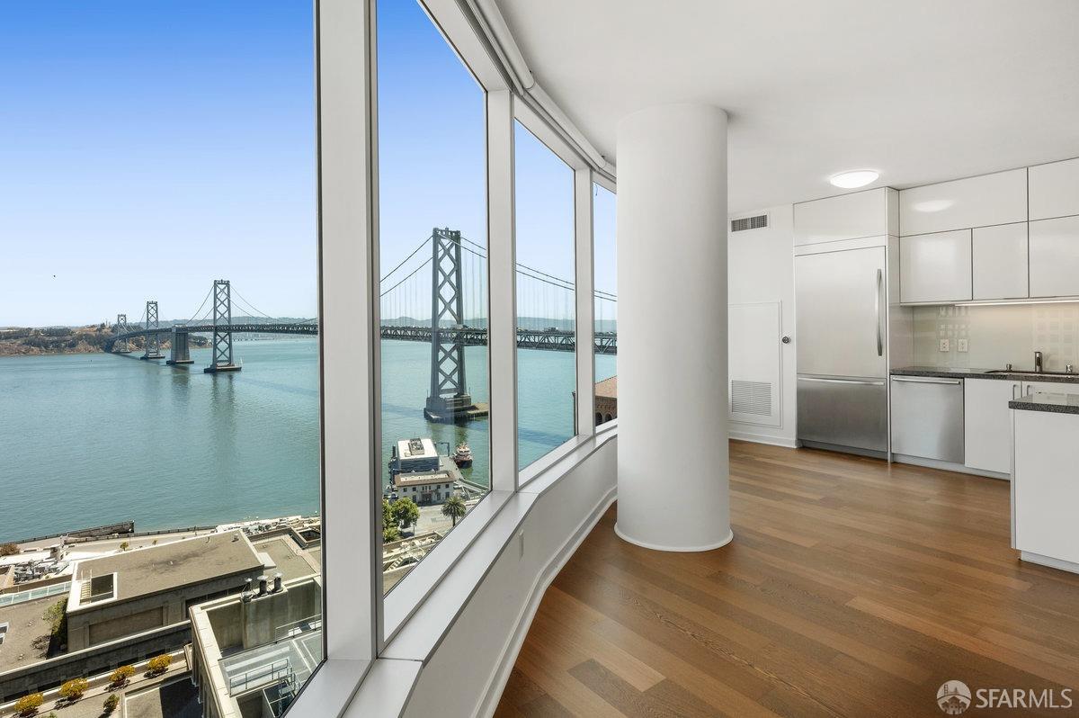 Detail Gallery Image 3 of 31 For 338 Spear St 22b,  San Francisco,  CA 94105 - 2 Beds | 2 Baths