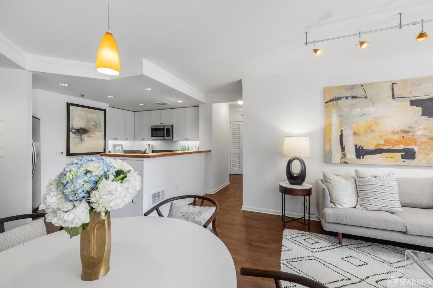 Detail Gallery Image 9 of 39 For 1701 Jackson St #309,  San Francisco,  CA 94109 - 2 Beds | 2 Baths