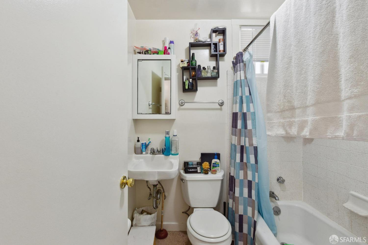 Detail Gallery Image 22 of 28 For 2043 15th St, San Francisco,  CA 94114 - – Beds | – Baths