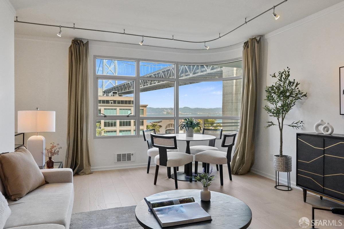 Detail Gallery Image 1 of 44 For 403 Main St 520n,  San Francisco,  CA 94105 - 2 Beds | 2 Baths