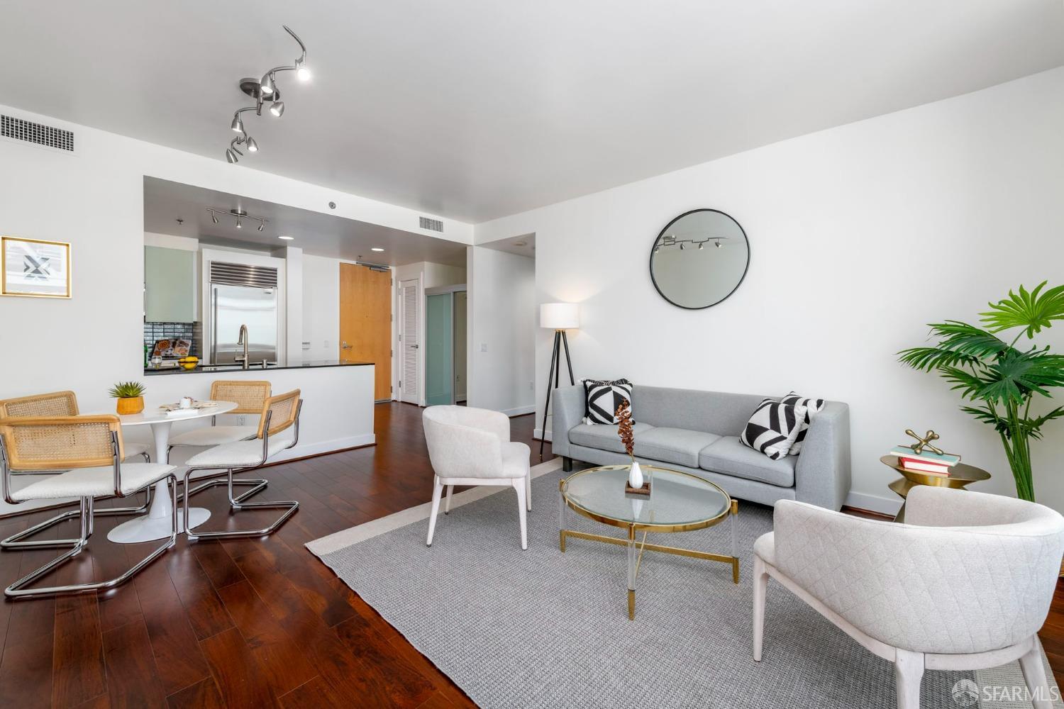 Detail Gallery Image 1 of 28 For 501 Beale St 10e,  San Francisco,  CA 94105 - 1 Beds | 1 Baths
