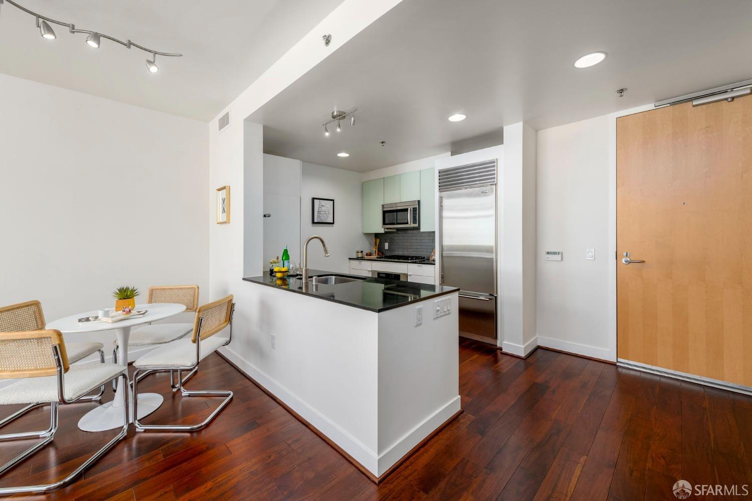 Detail Gallery Image 8 of 28 For 501 Beale St 10e,  San Francisco,  CA 94105 - 1 Beds | 1 Baths