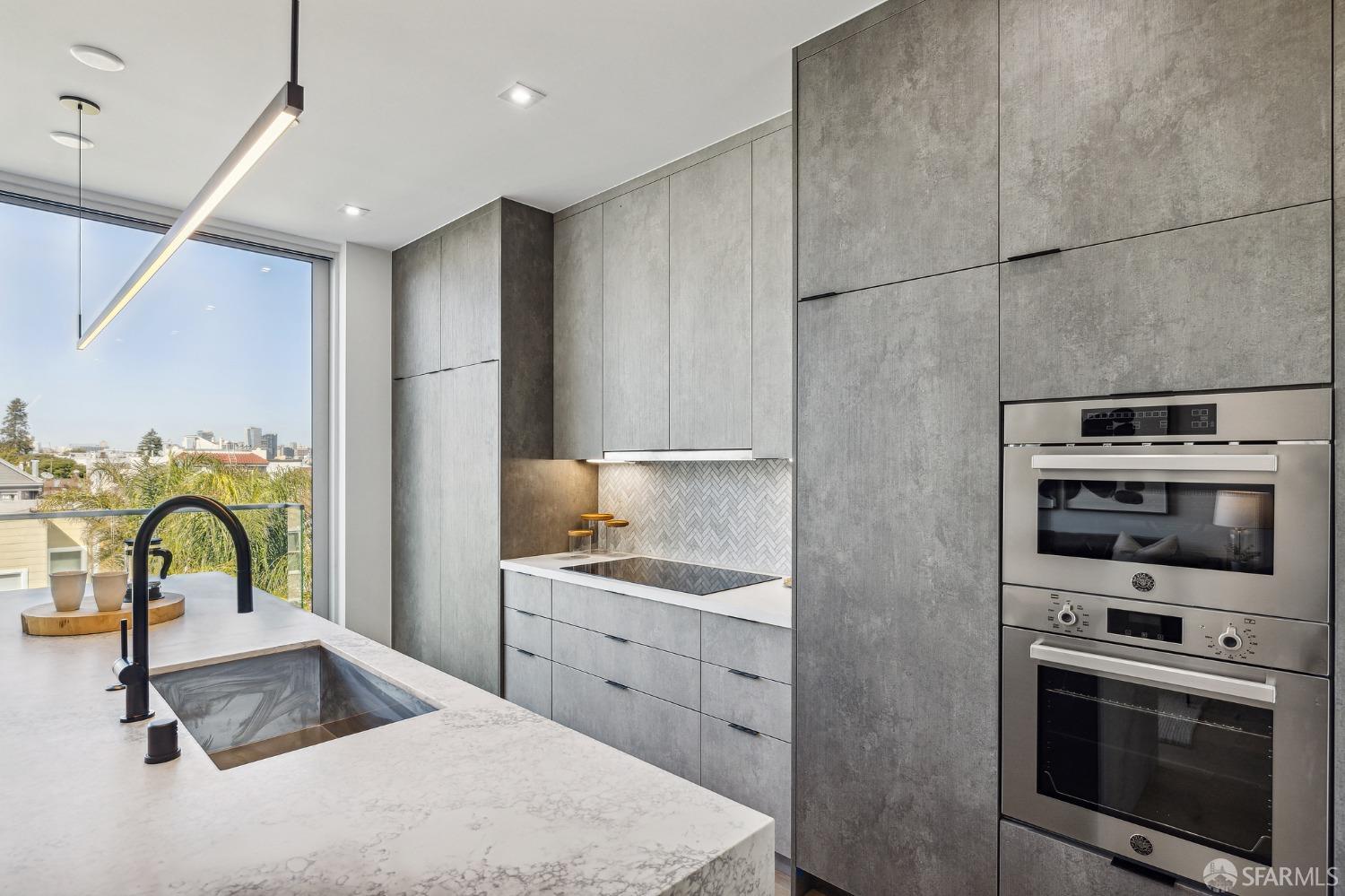 Detail Gallery Image 10 of 39 For 3532 23rd St #4,  San Francisco,  CA 94110 - 2 Beds | 2/1 Baths