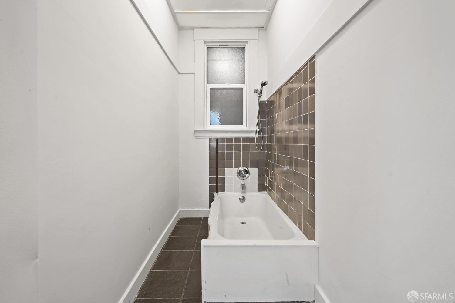 Detail Gallery Image 36 of 68 For 1107 Broadway, San Francisco,  CA 94109 - 3 Beds | 2 Baths