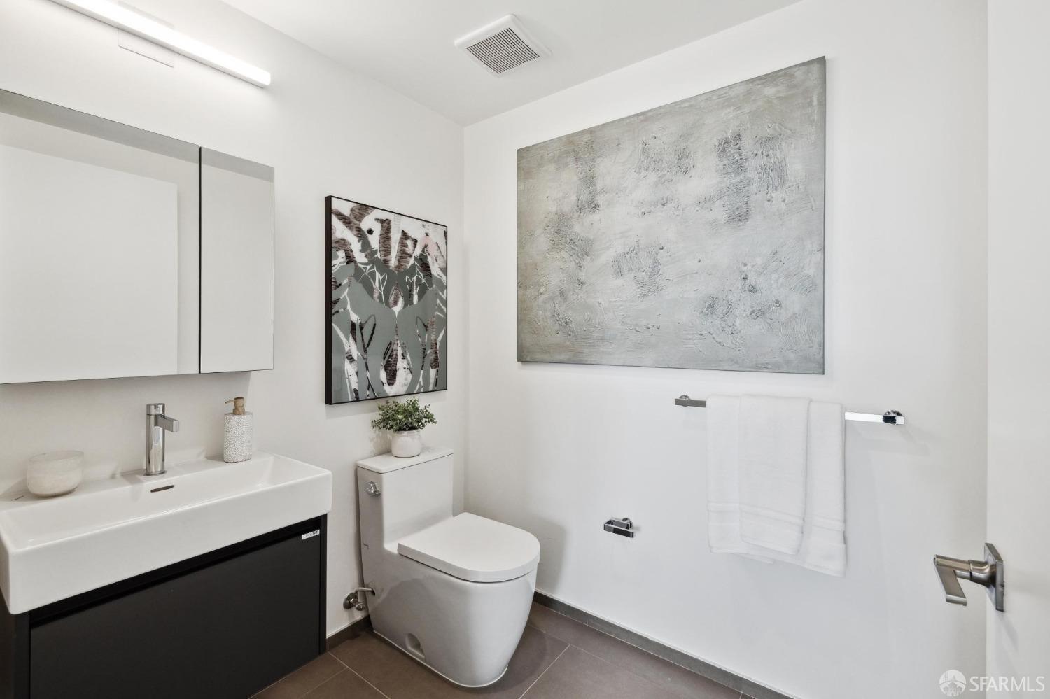 Detail Gallery Image 21 of 53 For 1580 Pacific Ave #P3,  San Francisco,  CA 94109 - 3 Beds | 2/1 Baths