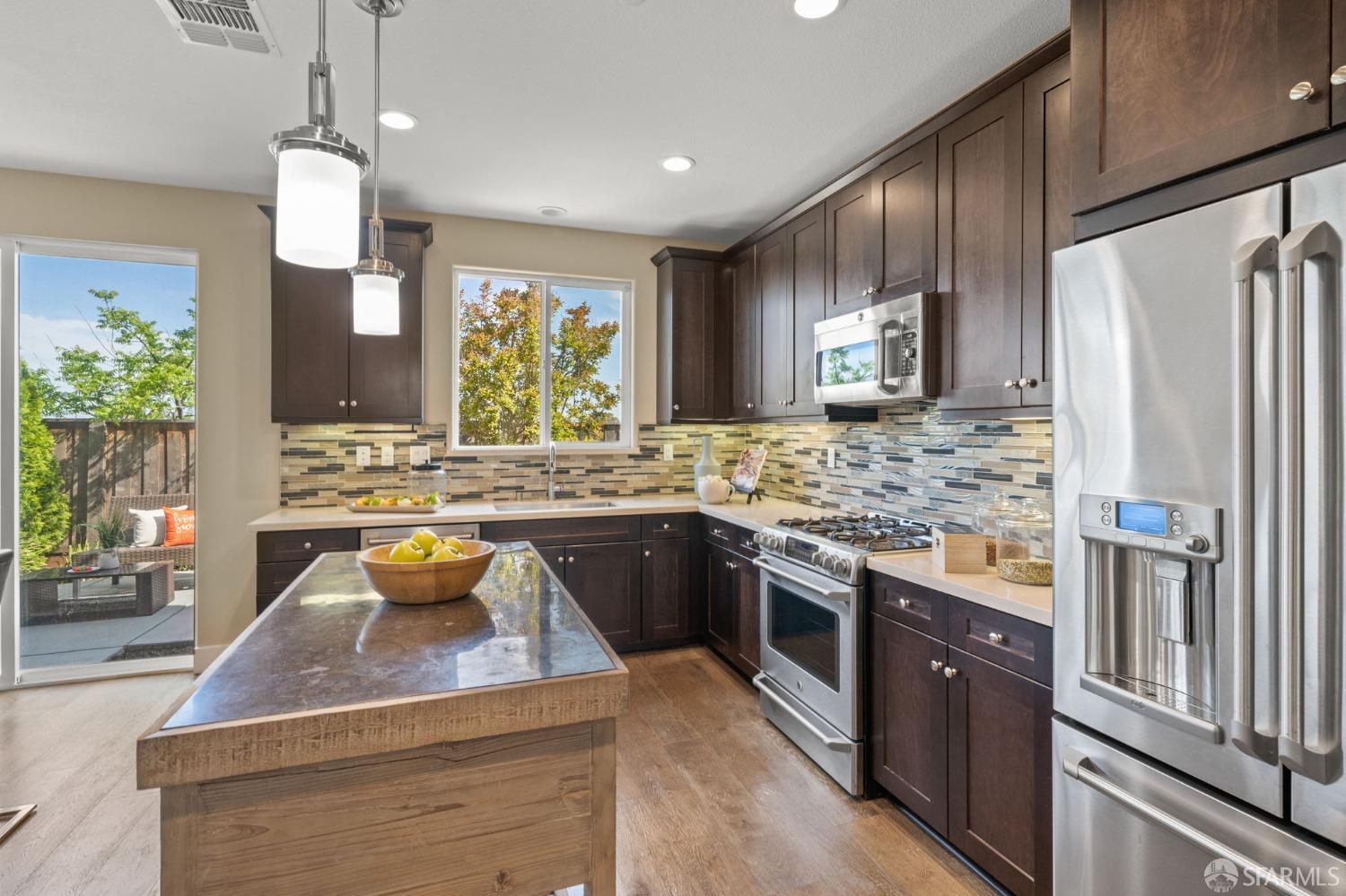Detail Gallery Image 7 of 20 For 86 Driftwood Cir, Bay Point,  CA 94565 - 3 Beds | 2/1 Baths