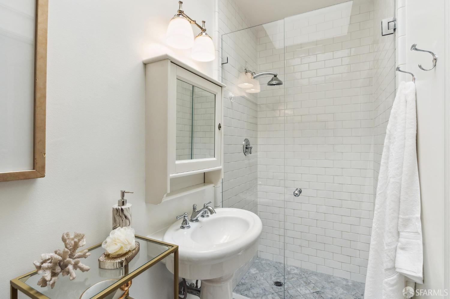 Detail Gallery Image 21 of 25 For 12 Auburn St, San Francisco,  CA 94133 - 2 Beds | 1 Baths