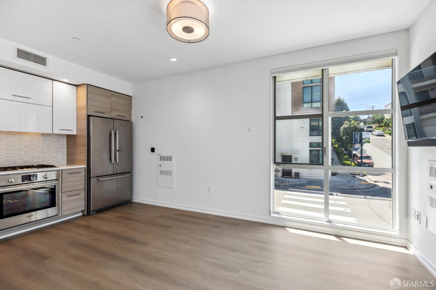 Detail Gallery Image 11 of 41 For 451 Donahue St #212,  San Francisco,  CA 94124 - 2 Beds | 2 Baths