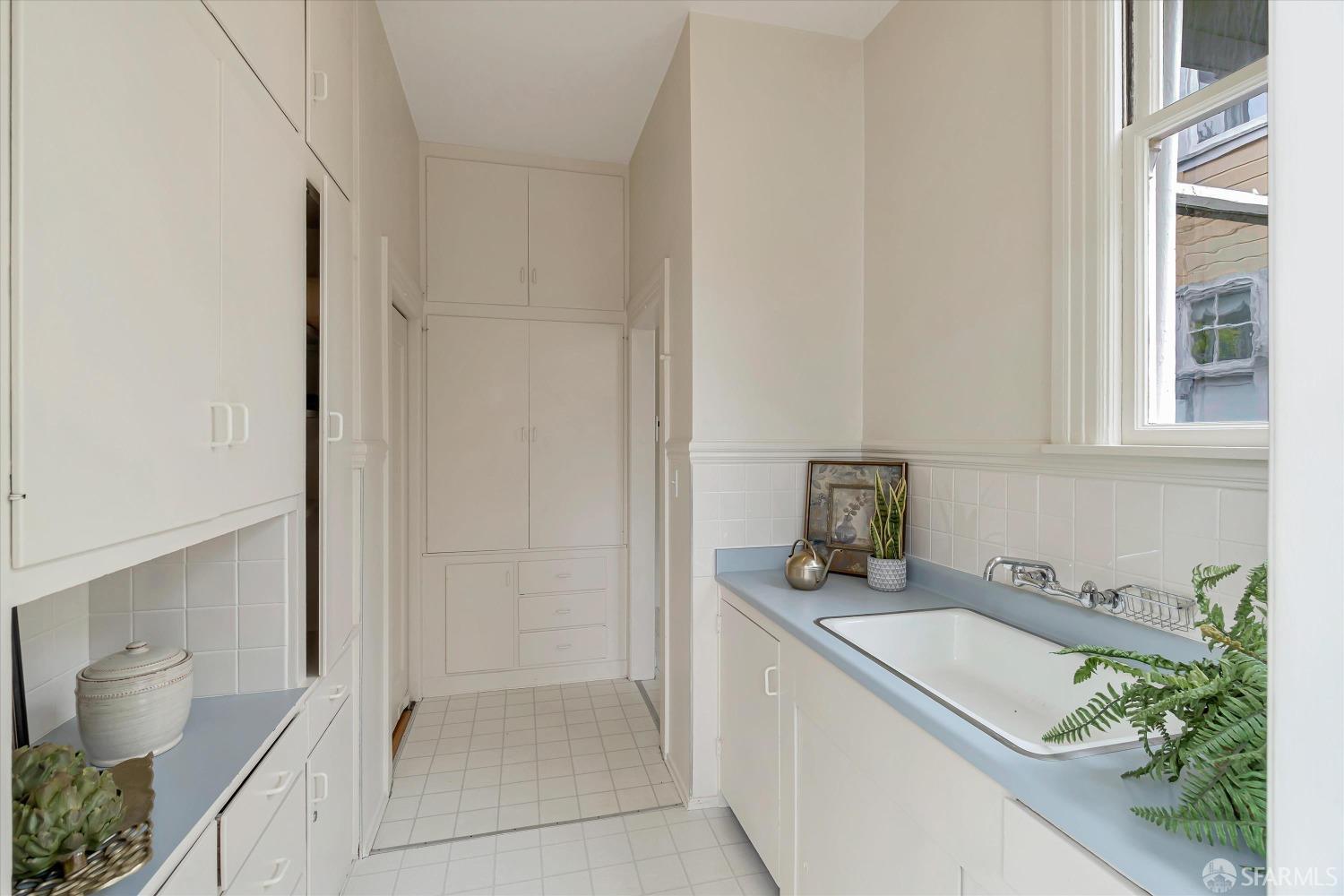 Detail Gallery Image 20 of 97 For 3806 Clay St, San Francisco,  CA 94118 - 4 Beds | 2/1 Baths