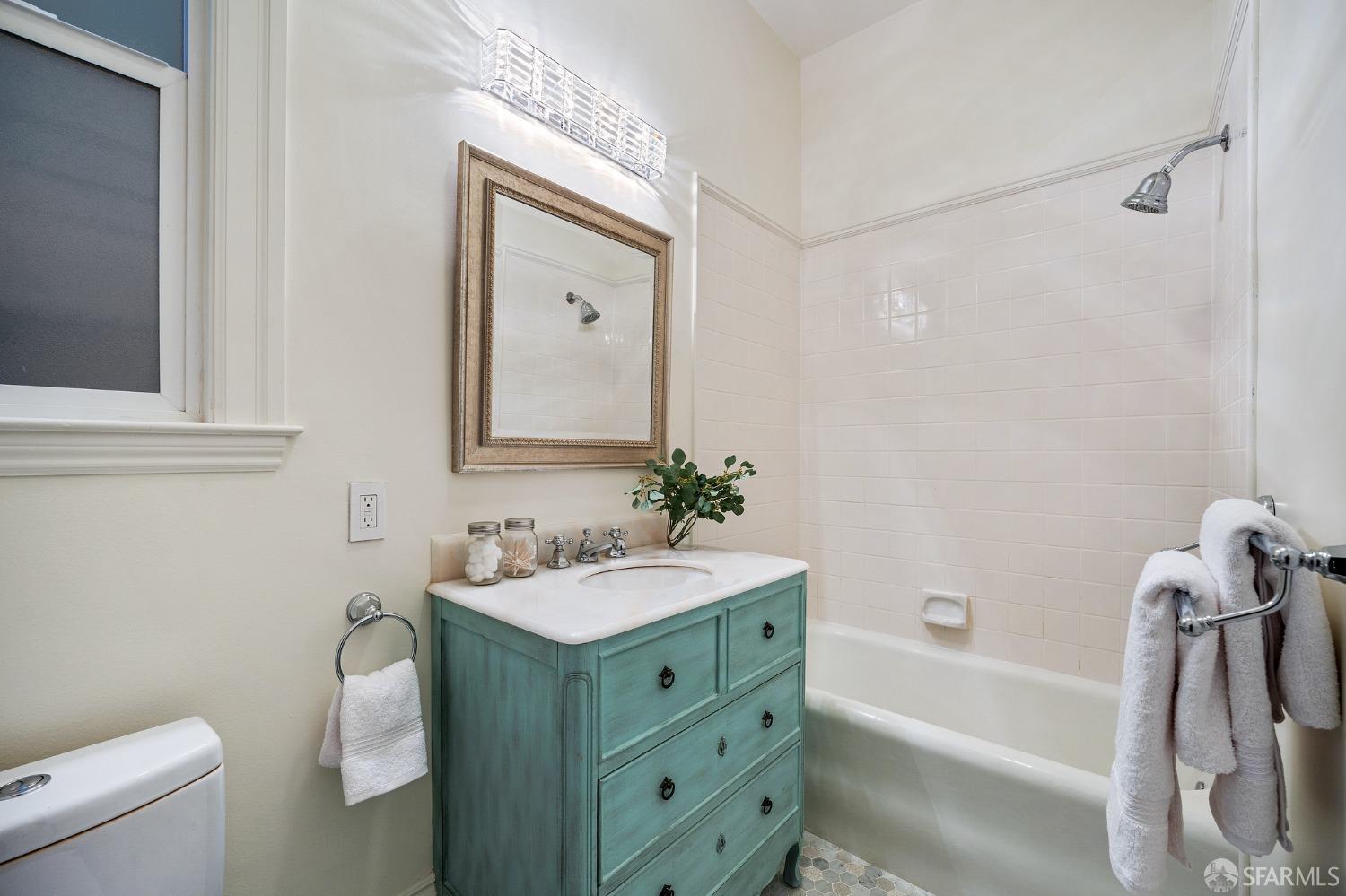Detail Gallery Image 35 of 52 For 1754 Leavenworth St, San Francisco,  CA 94109 - – Beds | – Baths