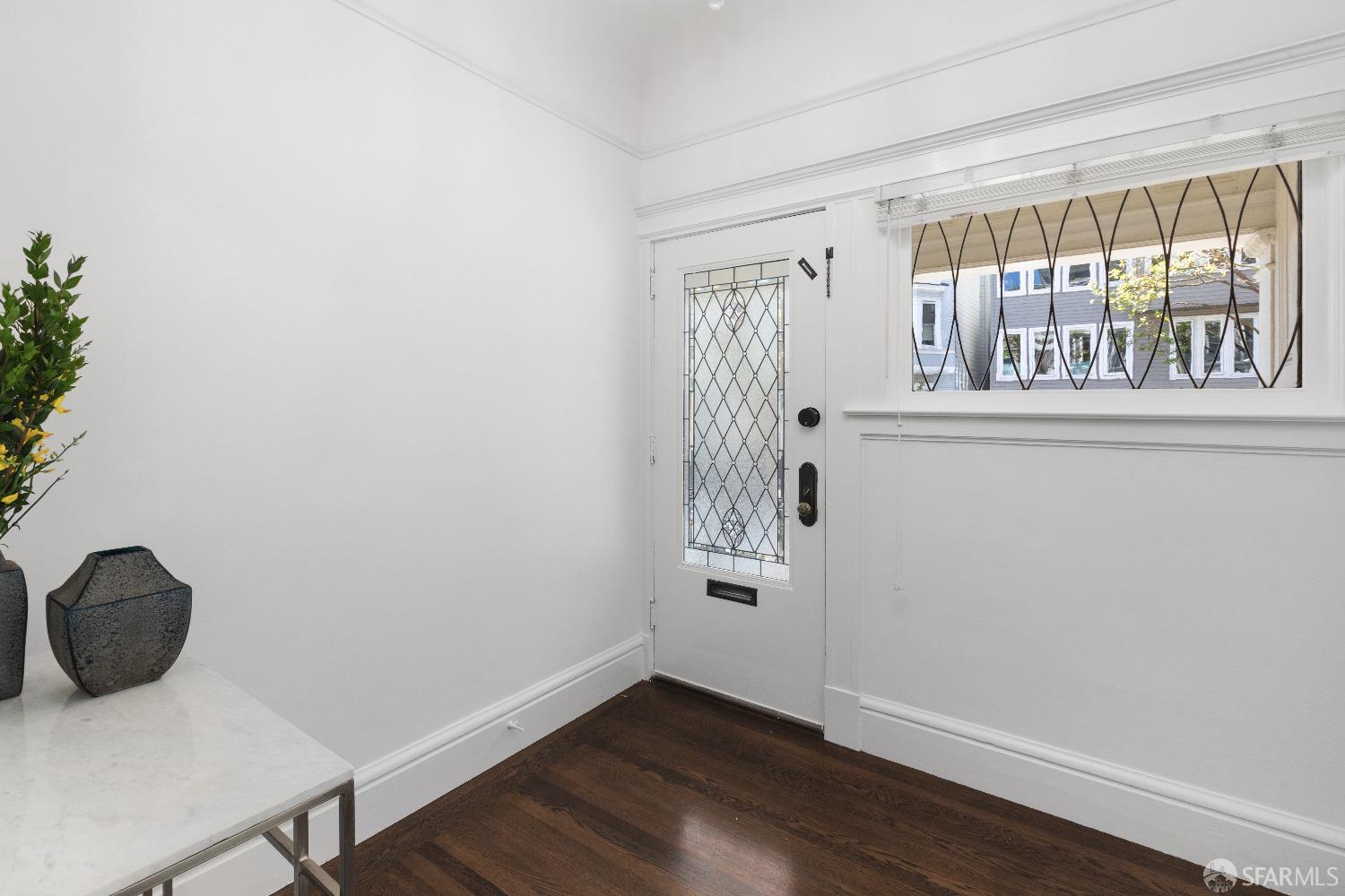 Detail Gallery Image 18 of 26 For 898 Waller St, San Francisco,  CA 94117 - 2 Beds | 1/1 Baths