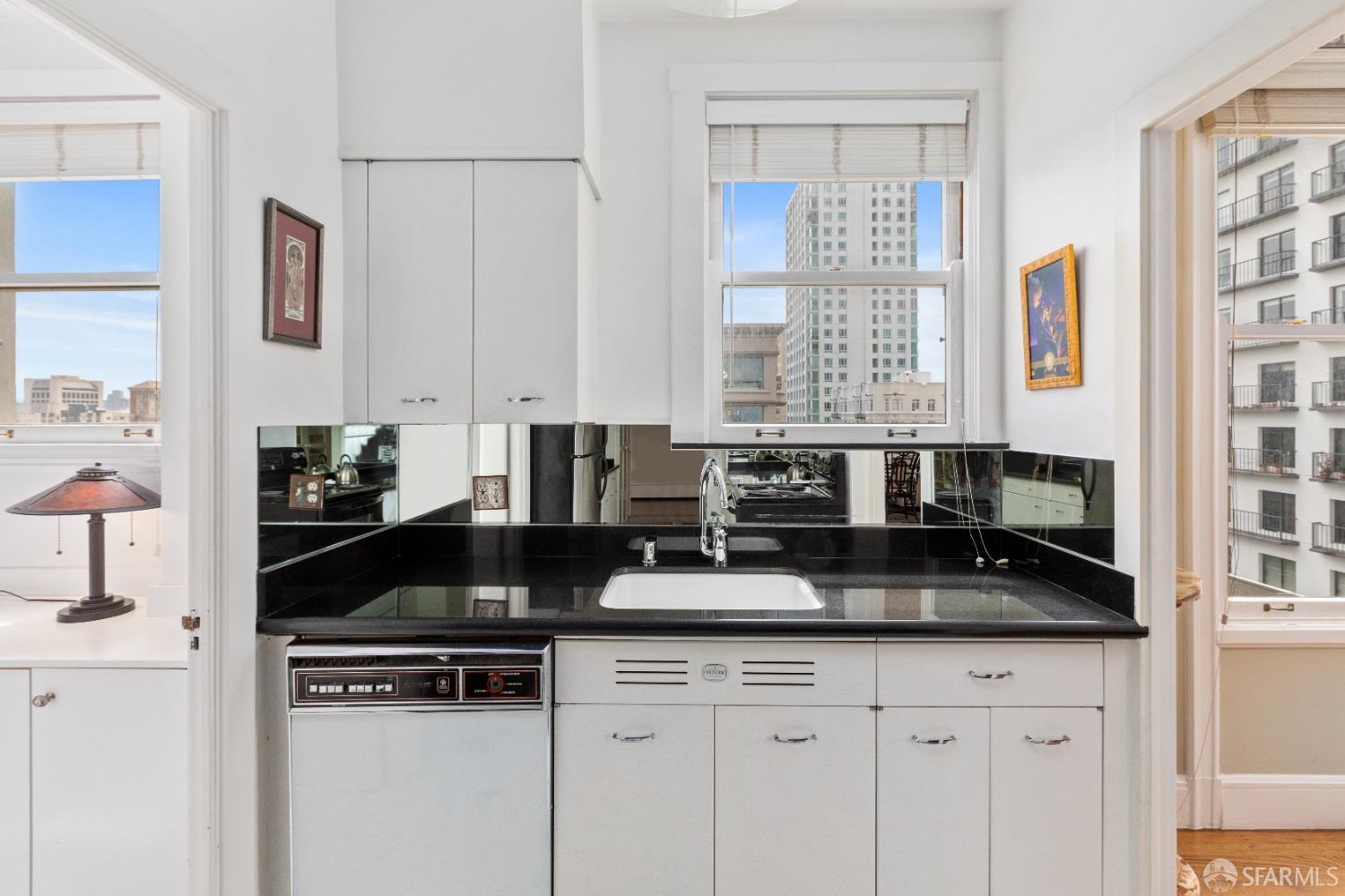 Detail Gallery Image 10 of 30 For 1250 Jones St #503,  San Francisco,  CA 94109 - 1 Beds | 1 Baths