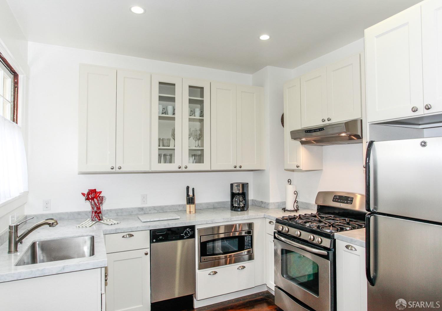 Detail Gallery Image 7 of 23 For 47 West Portal Ave #8,  San Francisco,  CA 94127 - 1 Beds | 1 Baths