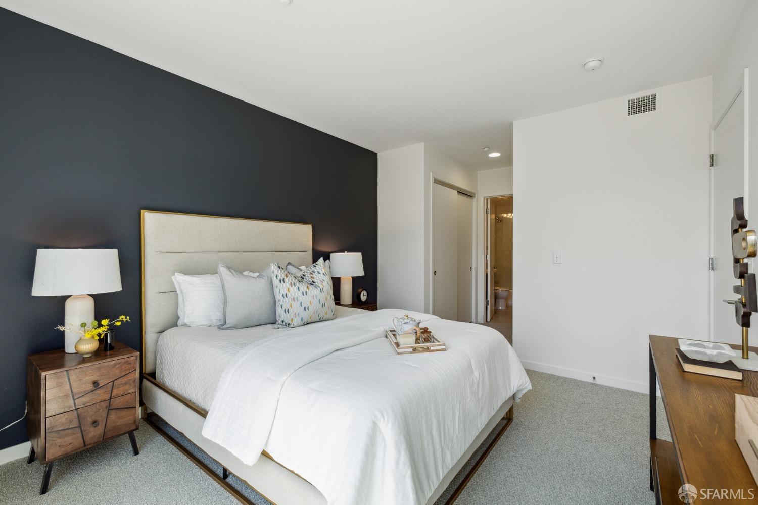 Detail Gallery Image 13 of 26 For 555 Bartlett St #306,  San Francisco,  CA 94110 - 2 Beds | 2 Baths