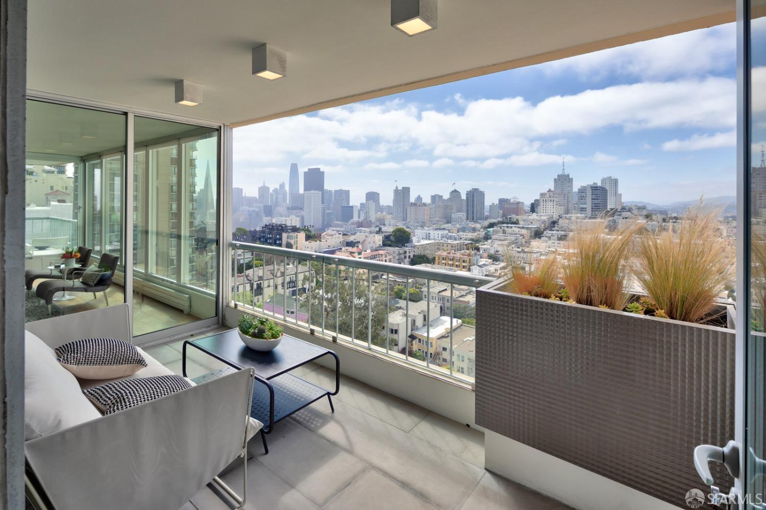 Detail Gallery Image 17 of 45 For 1070 Green St #1202,  San Francisco,  CA 94133 - 3 Beds | 2/1 Baths