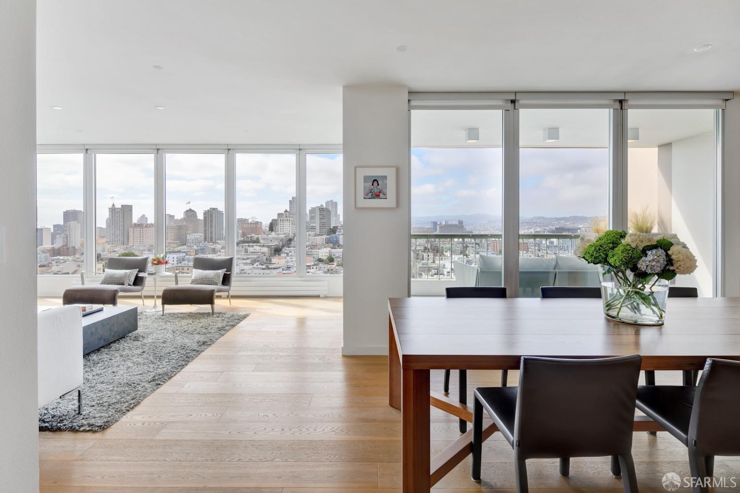 Detail Gallery Image 1 of 45 For 1070 Green St #1202,  San Francisco,  CA 94133 - 3 Beds | 2/1 Baths