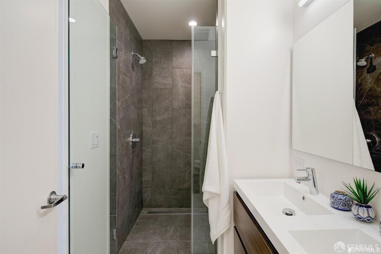 Detail Gallery Image 19 of 35 For 1433 Bush St #301,  San Francisco,  CA 94109 - 3 Beds | 2 Baths