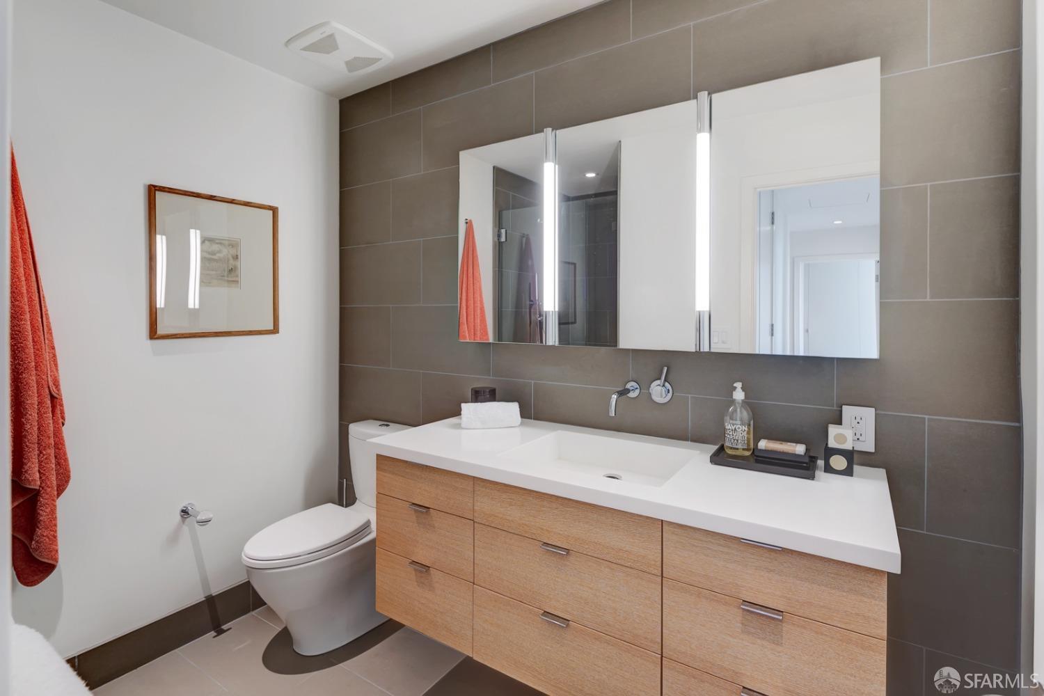 Detail Gallery Image 32 of 45 For 1070 Green St #1202,  San Francisco,  CA 94133 - 3 Beds | 2/1 Baths