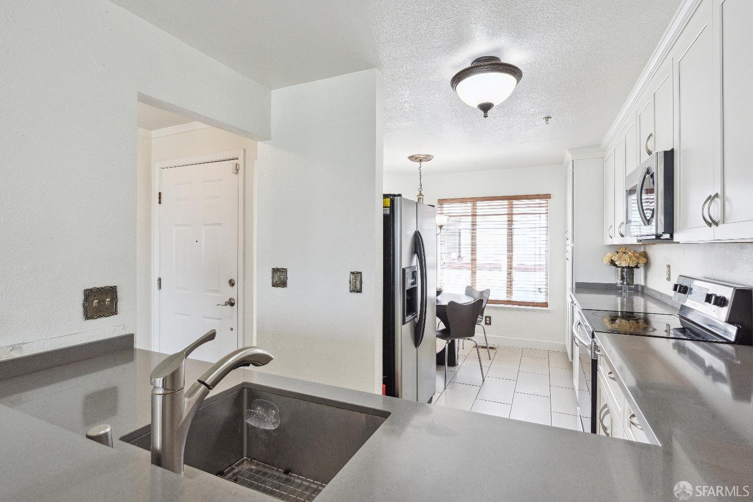 Detail Gallery Image 9 of 28 For 855 Mountain View Dr #8,  Daly City,  CA 94014 - 2 Beds | 2 Baths