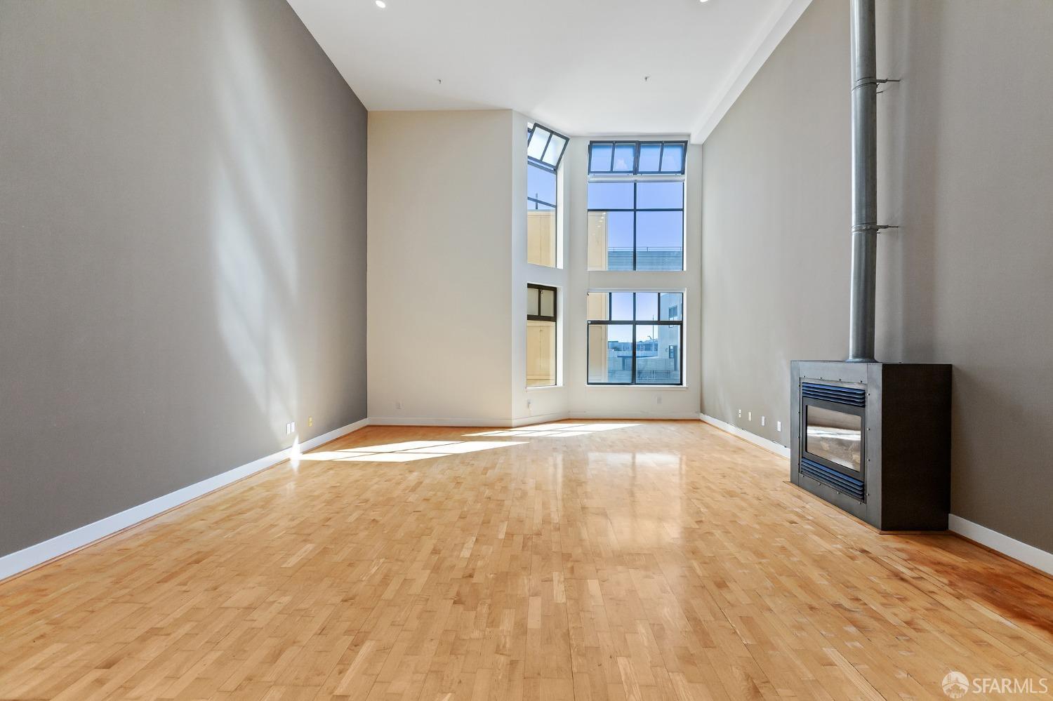 Detail Gallery Image 3 of 35 For 125 Gilbert St #15,  San Francisco,  CA 94103 - 1 Beds | 1/1 Baths