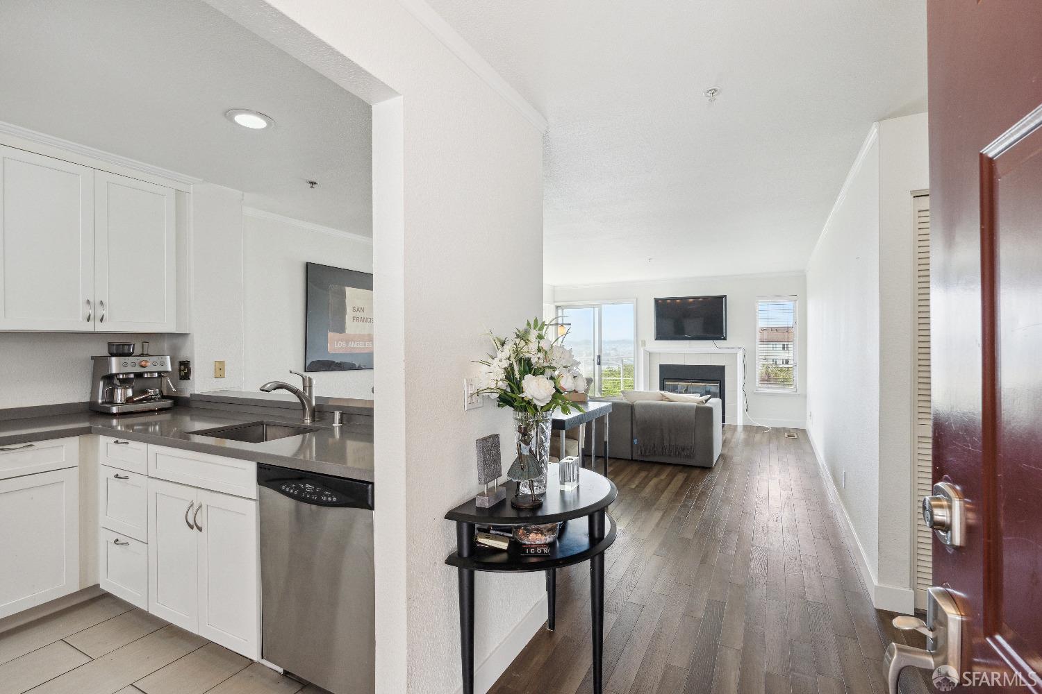 Detail Gallery Image 7 of 28 For 855 Mountain View Dr #8,  Daly City,  CA 94014 - 2 Beds | 2 Baths