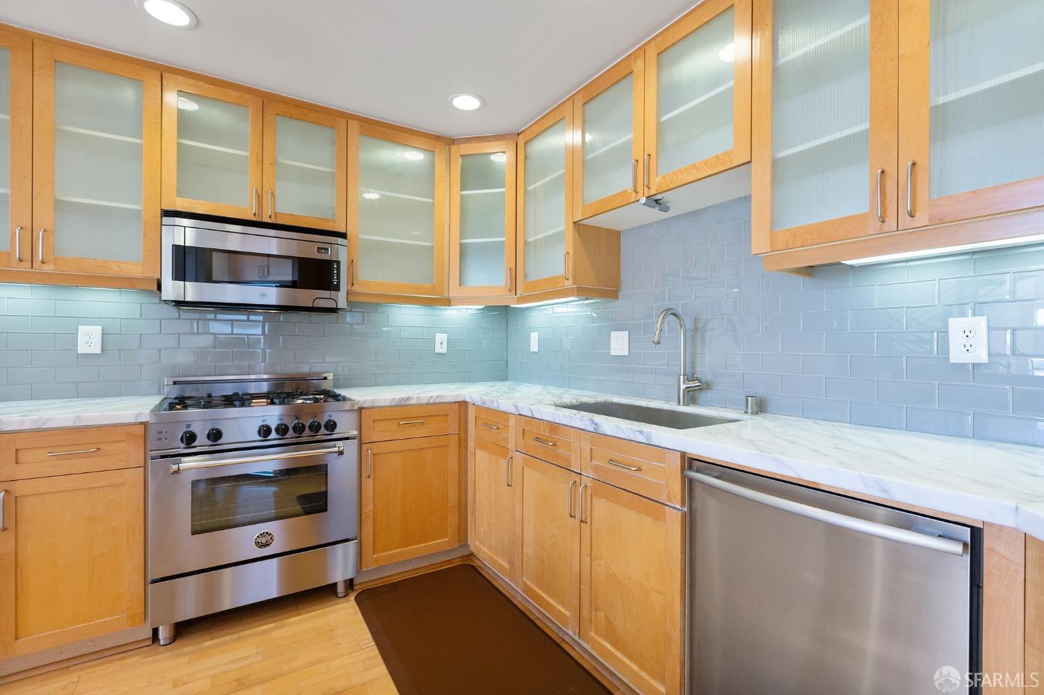 Detail Gallery Image 9 of 35 For 125 Gilbert St #15,  San Francisco,  CA 94103 - 1 Beds | 1/1 Baths