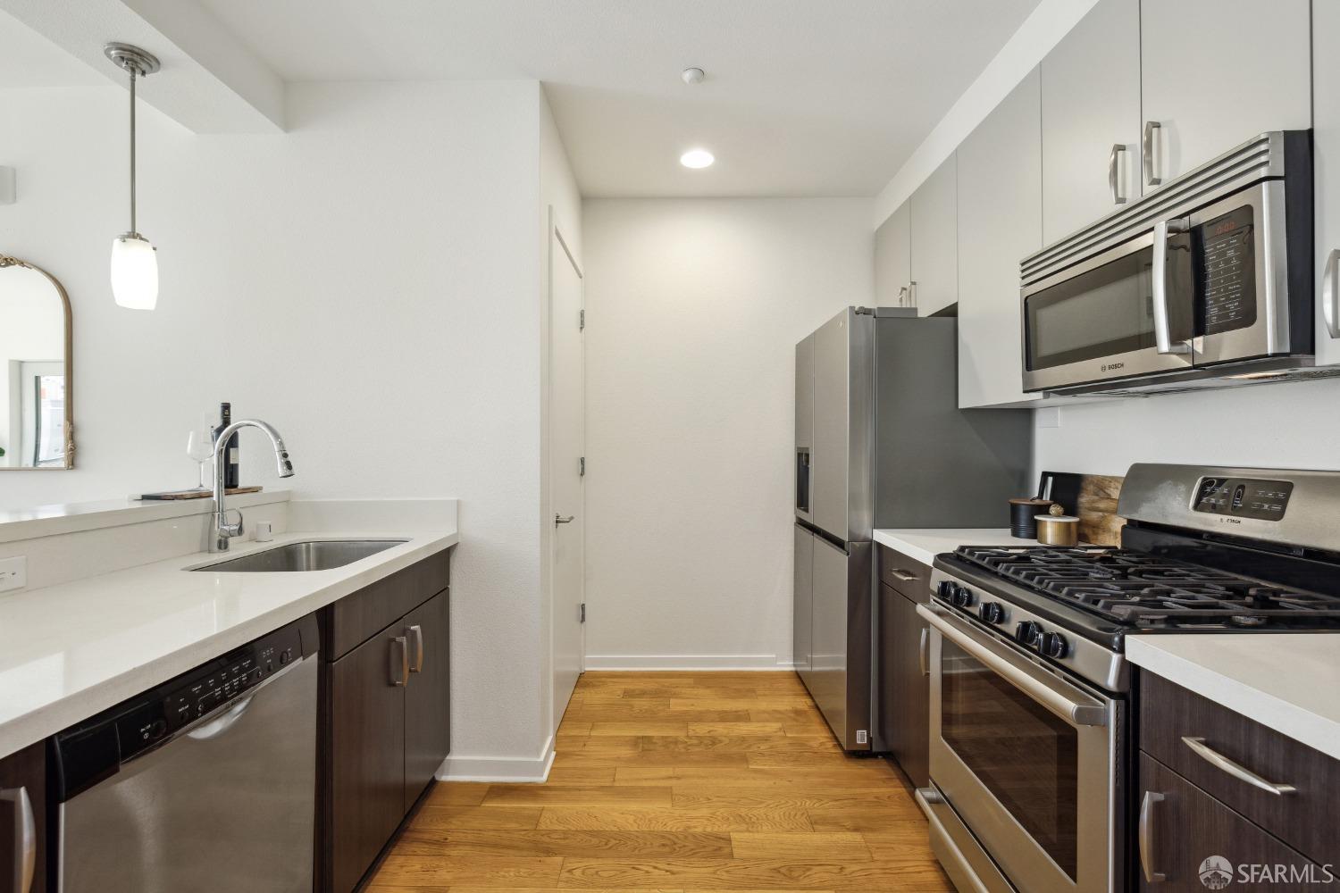 Detail Gallery Image 10 of 26 For 555 Bartlett St #306,  San Francisco,  CA 94110 - 2 Beds | 2 Baths