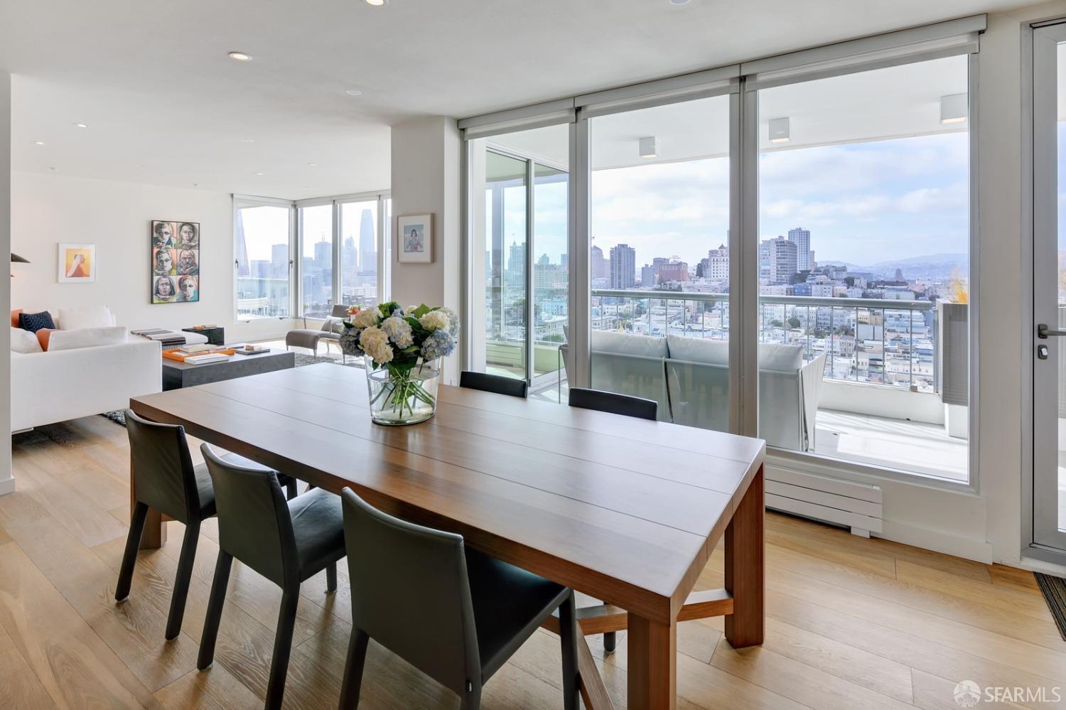 Detail Gallery Image 2 of 45 For 1070 Green St #1202,  San Francisco,  CA 94133 - 3 Beds | 2/1 Baths