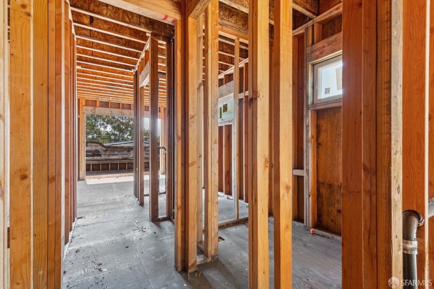 Detail Gallery Image 37 of 81 For 5401 Claremont Ave, Oakland,  CA 94618 - 12 Beds | 11/4 Baths