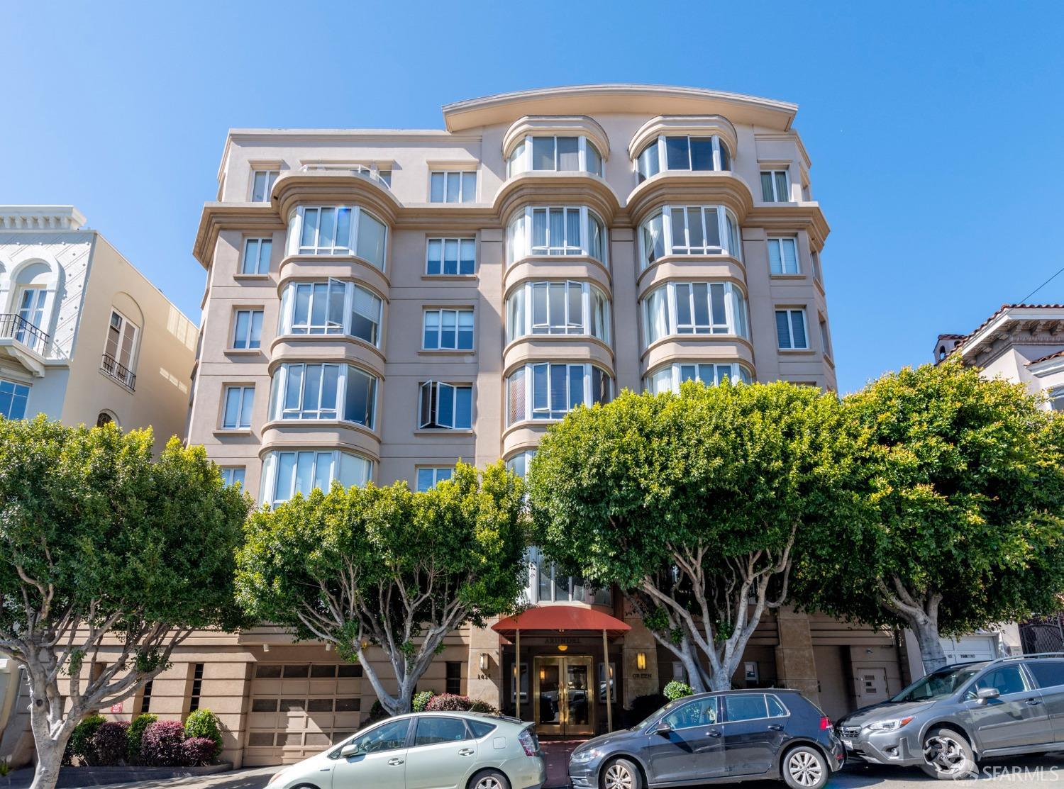 Detail Gallery Image 1 of 25 For 1438 Green St 2c,  San Francisco,  CA 94109 - 2 Beds | 2 Baths