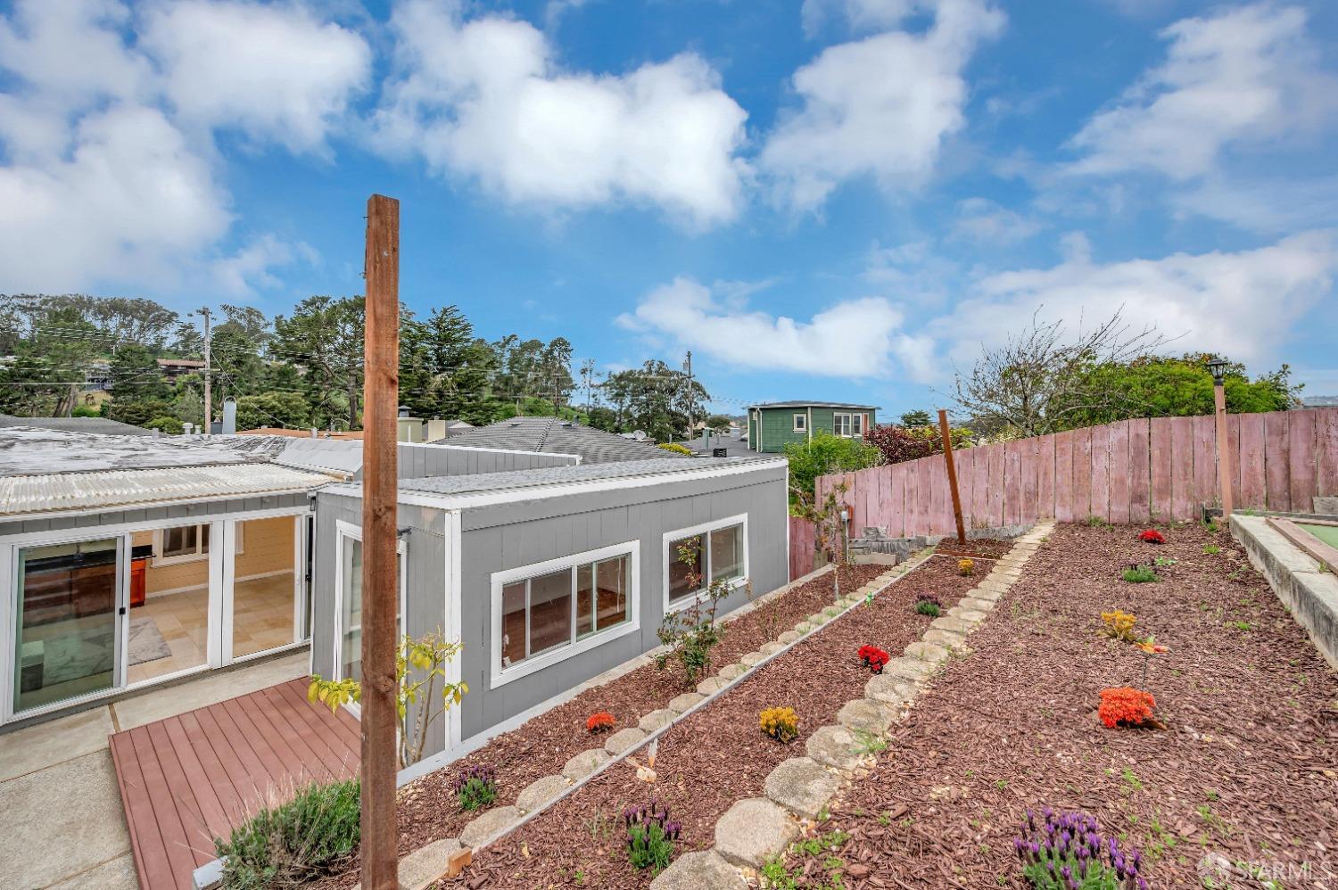 Detail Gallery Image 37 of 44 For 1023 Gilman Dr, Daly City,  CA 94015 - 3 Beds | 2 Baths