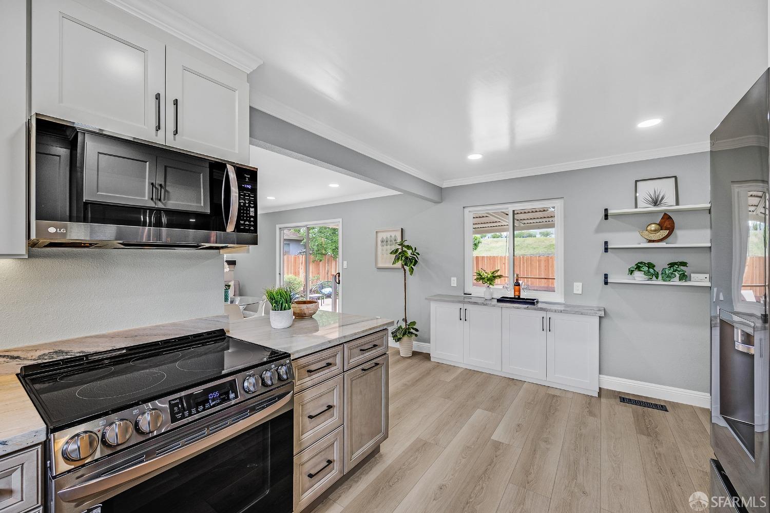 Detail Gallery Image 22 of 43 For 60 Orinda Cir, Pittsburg,  CA 94565 - 3 Beds | 2 Baths