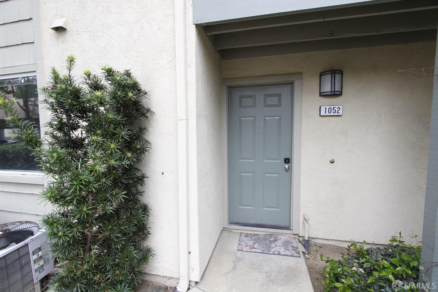Detail Gallery Image 1 of 1 For 1052 Summershore Ct, San Jose,  CA 95122 - 2 Beds | 2 Baths