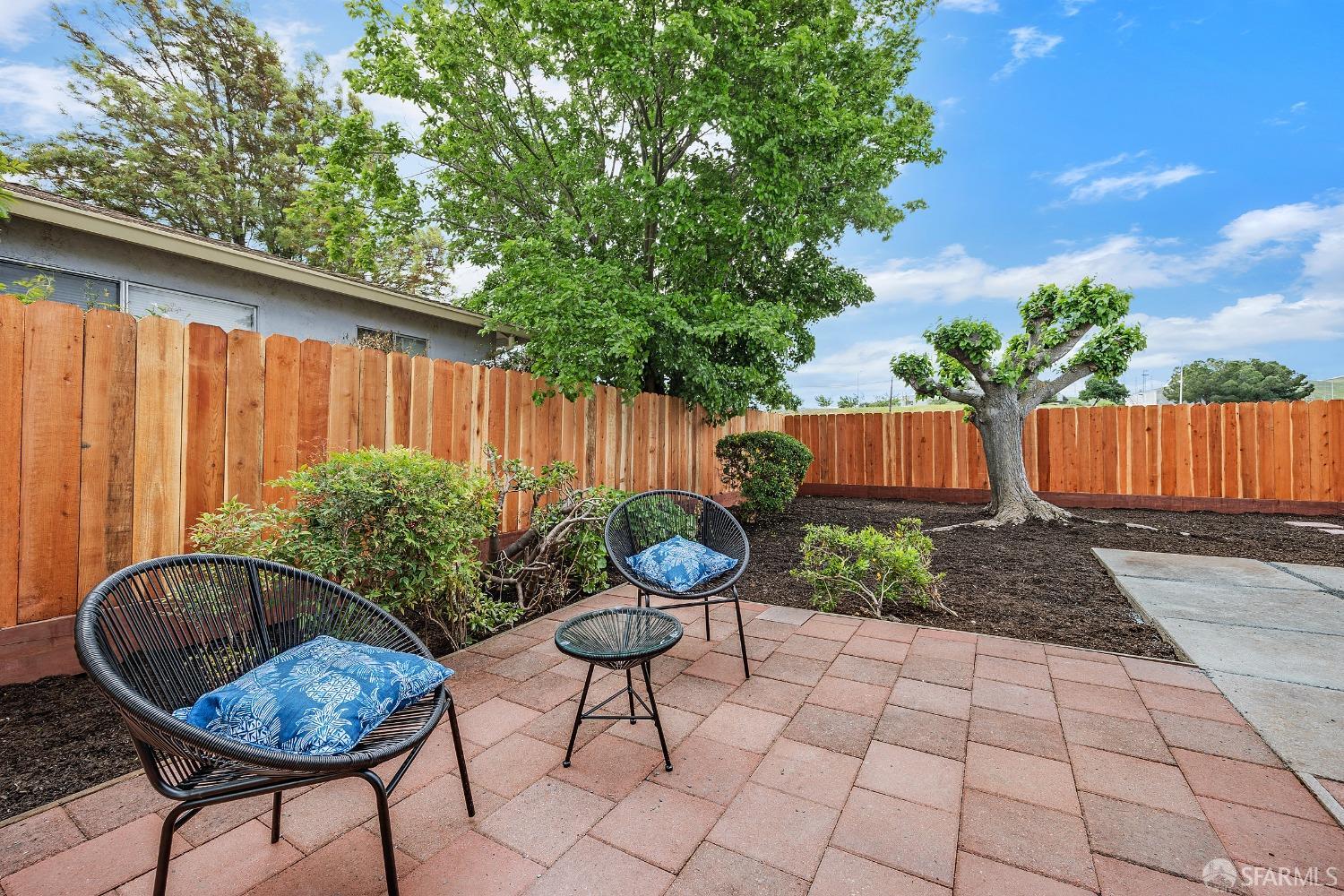 Detail Gallery Image 9 of 43 For 60 Orinda Cir, Pittsburg,  CA 94565 - 3 Beds | 2 Baths