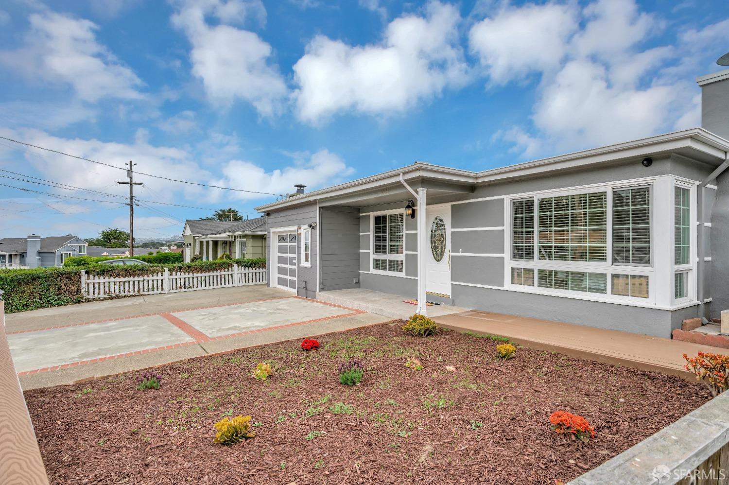 Detail Gallery Image 3 of 44 For 1023 Gilman Dr, Daly City,  CA 94015 - 3 Beds | 2 Baths